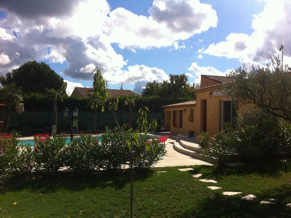Les Cigales Des Pres Appartement Aups Exterior foto