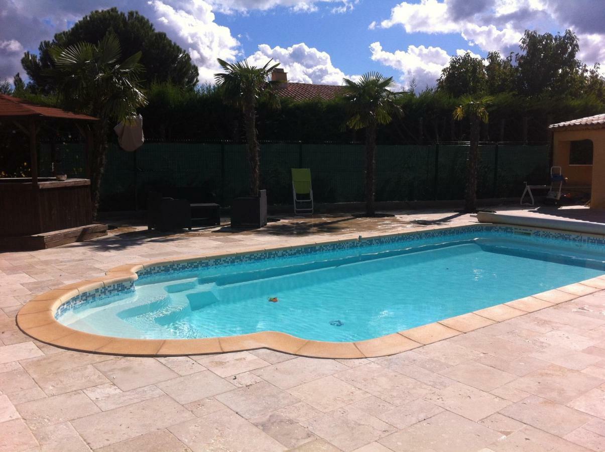 Les Cigales Des Pres Appartement Aups Exterior foto
